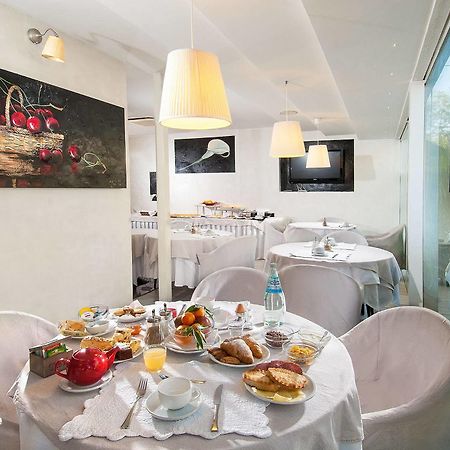 Hotel Mediterraneo Pesaro Ngoại thất bức ảnh