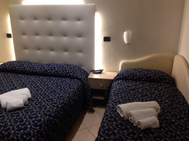 Hotel Mediterraneo Pesaro Phòng bức ảnh