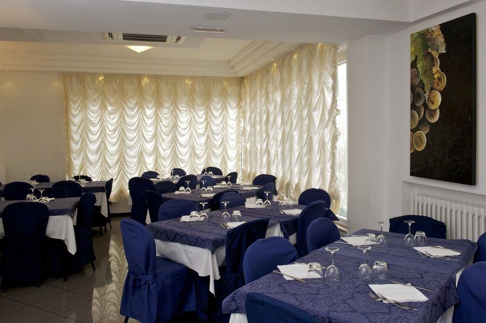 Hotel Mediterraneo Pesaro Ngoại thất bức ảnh
