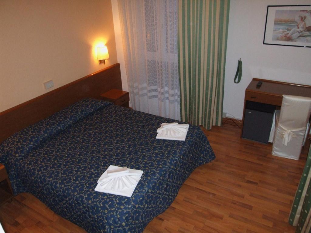 Hotel Mediterraneo Pesaro Ngoại thất bức ảnh