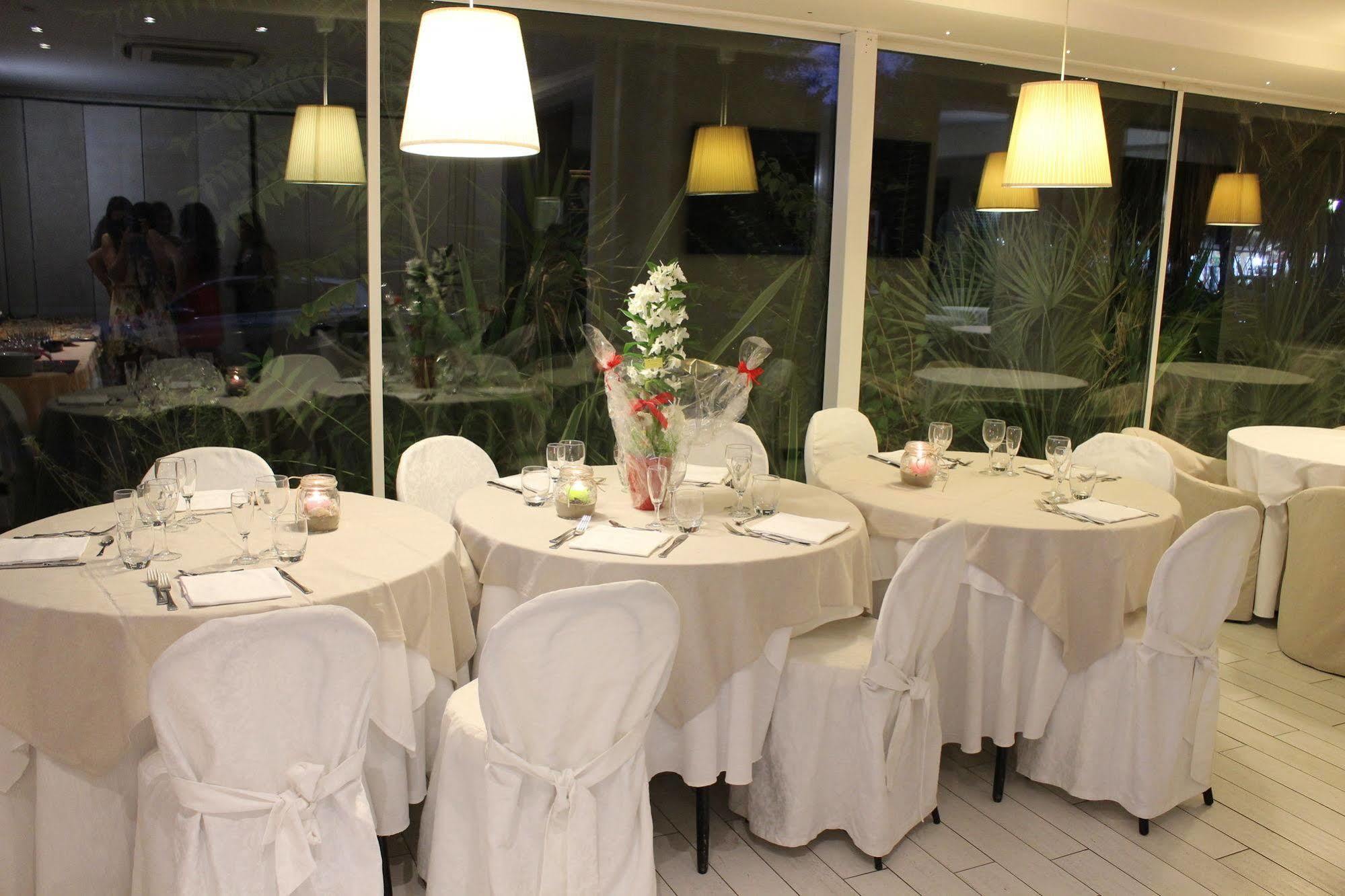 Hotel Mediterraneo Pesaro Ngoại thất bức ảnh